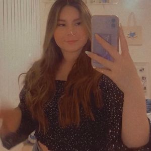 Meet your Posher, Daniella